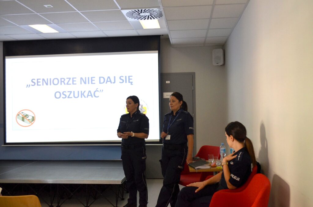 “Seniorze nie daj się oszukać” – spotkanie z Funkcjonariuszkami Komendy Miejskiej Policji w Białymstoku 