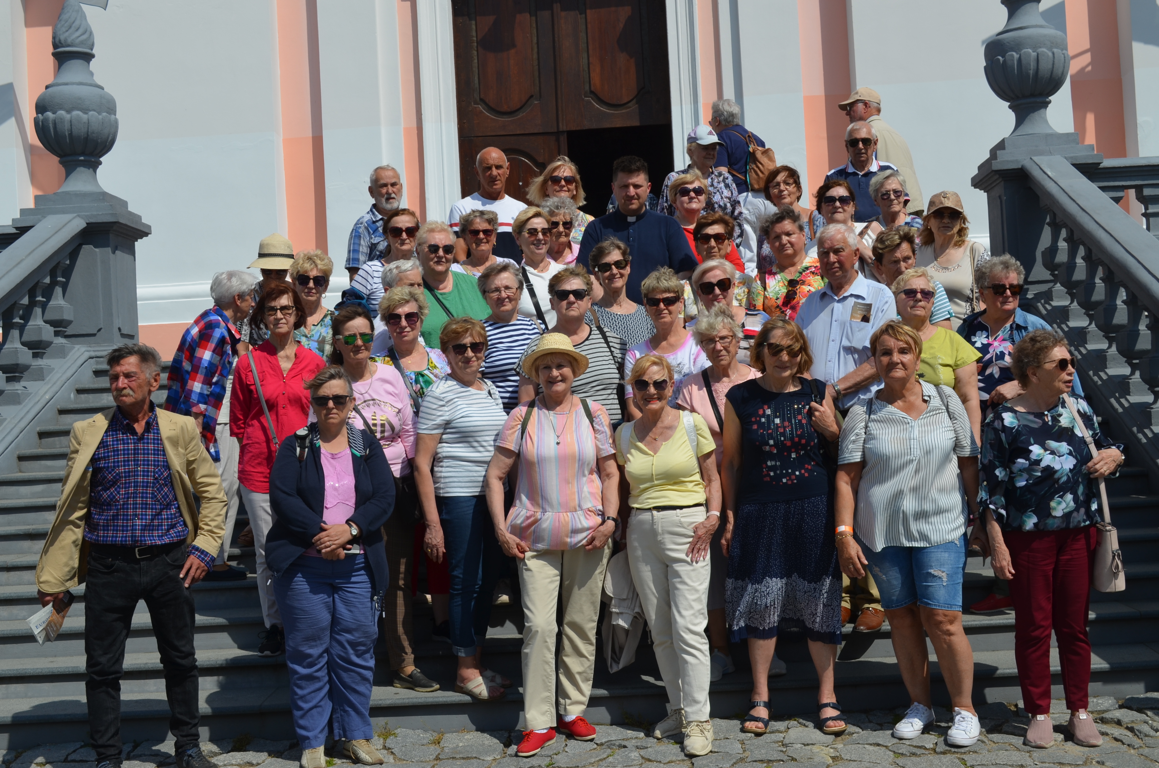 Wycieczka słuchaczy UTW do Pokamedulskiego Klasztoru w Wigrach i Muzeum im. Marii Konopnickiej w Suwałkach